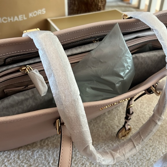 MICHAEL KORS JET SET TRAVEL LARGE TOTE NEW AUTHENTIC 14x11 - Picture 12 of 13